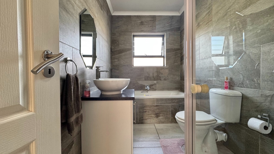 3 Bedroom Property for Sale in Fairview Eastern Cape